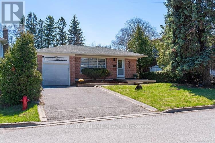 UPPER FLOOR-304 Roywood Crescent, Newmarket, ON, L3Y 1A5