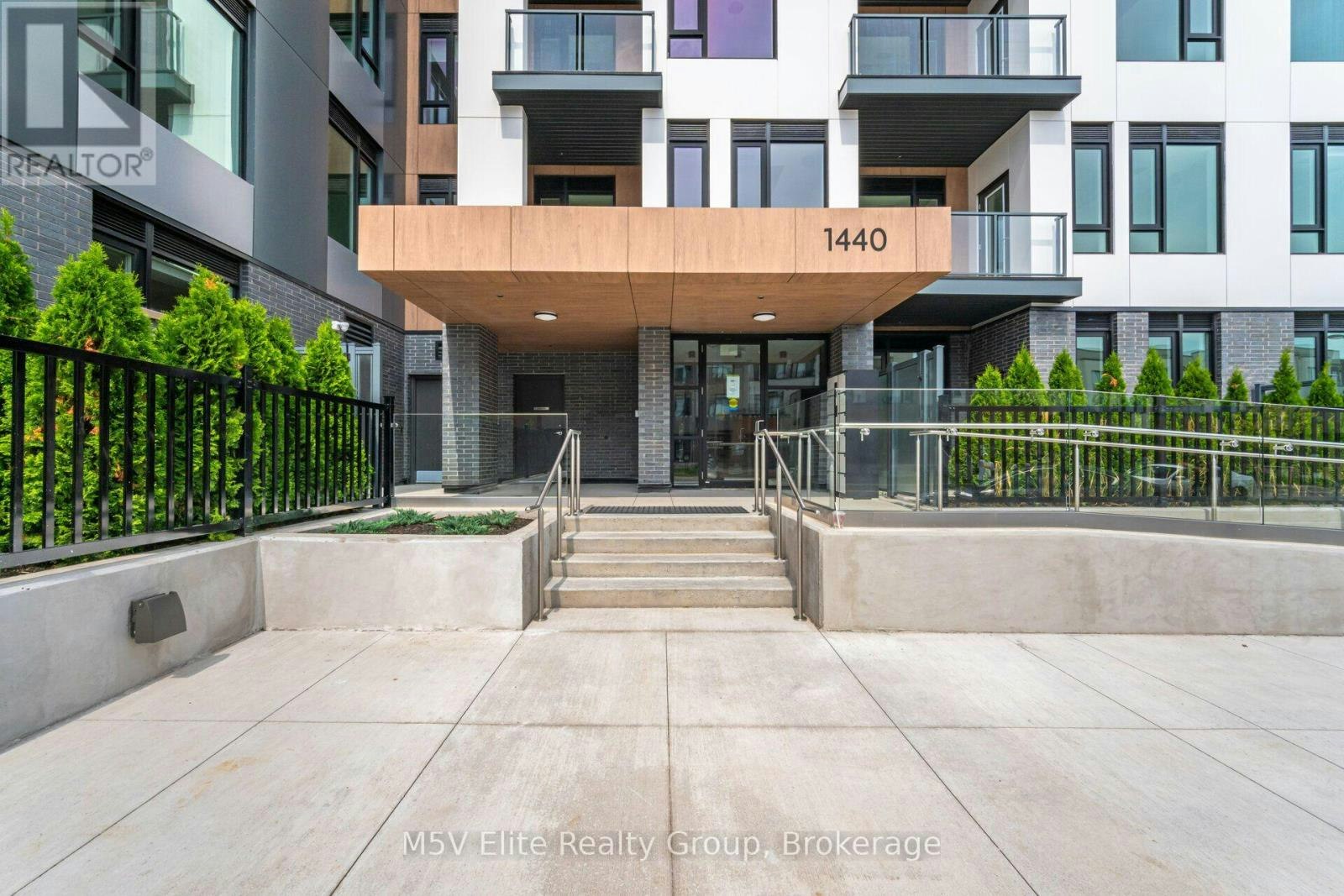 213-1440 Clarriage Court, Milton, ON, L9T 2X5 - 2