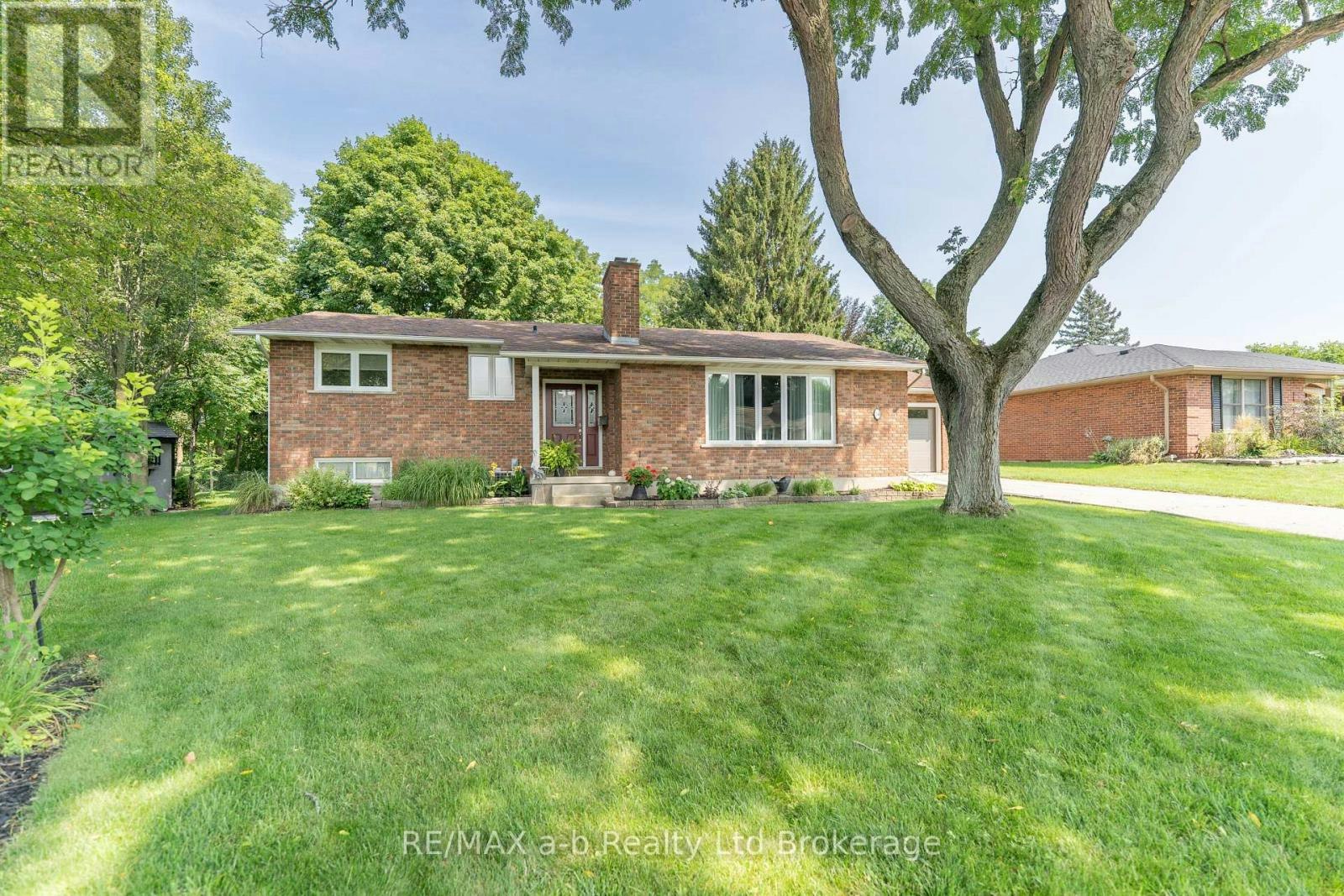 34 Glenridge Road, Tillsonburg, ON, N4G 4J7
