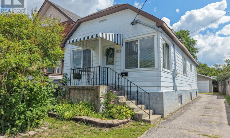 452 King Street W