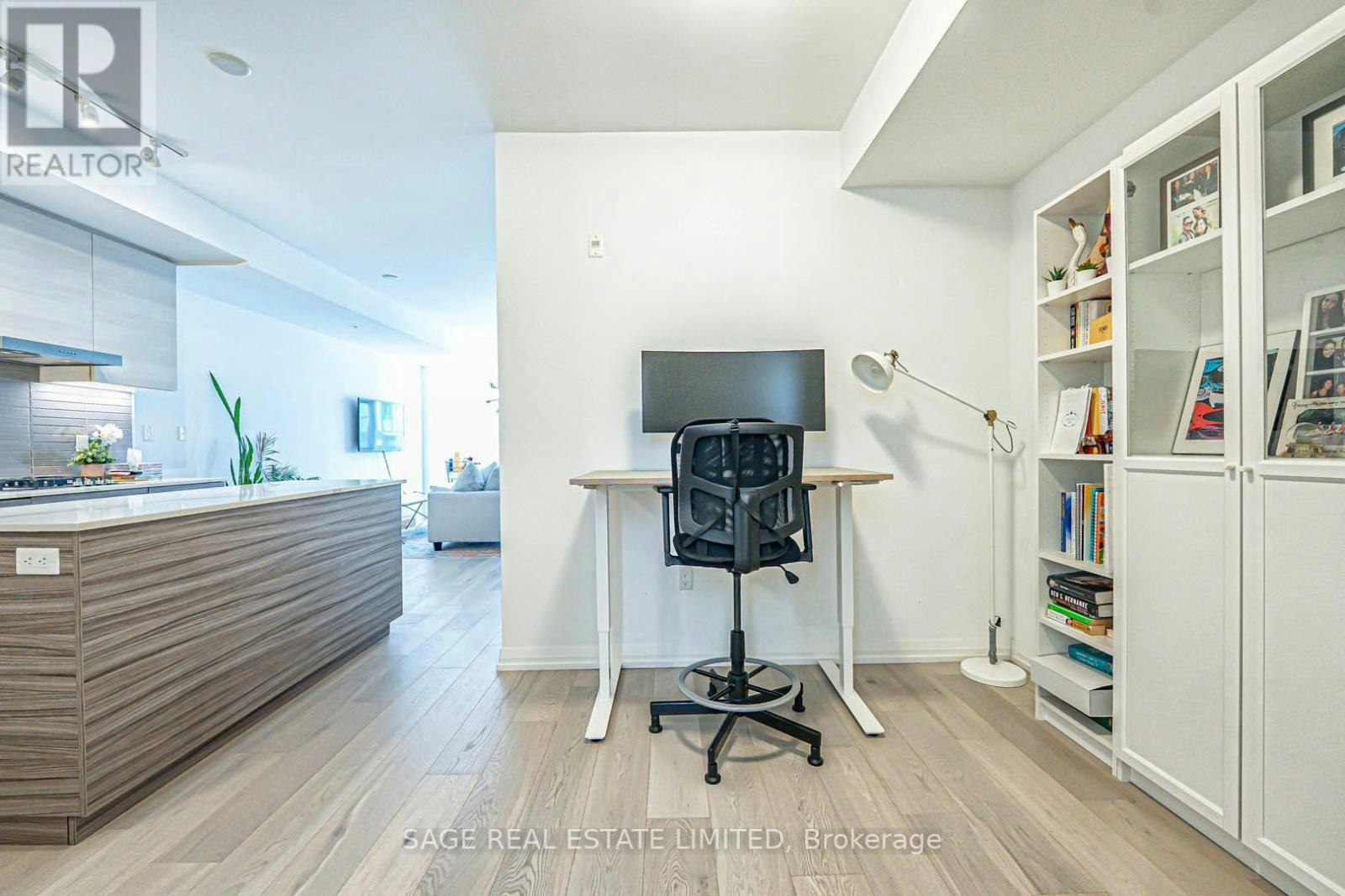 406-835 St Clair Avenue W, Toronto, ON, M6C 0A8 - 9