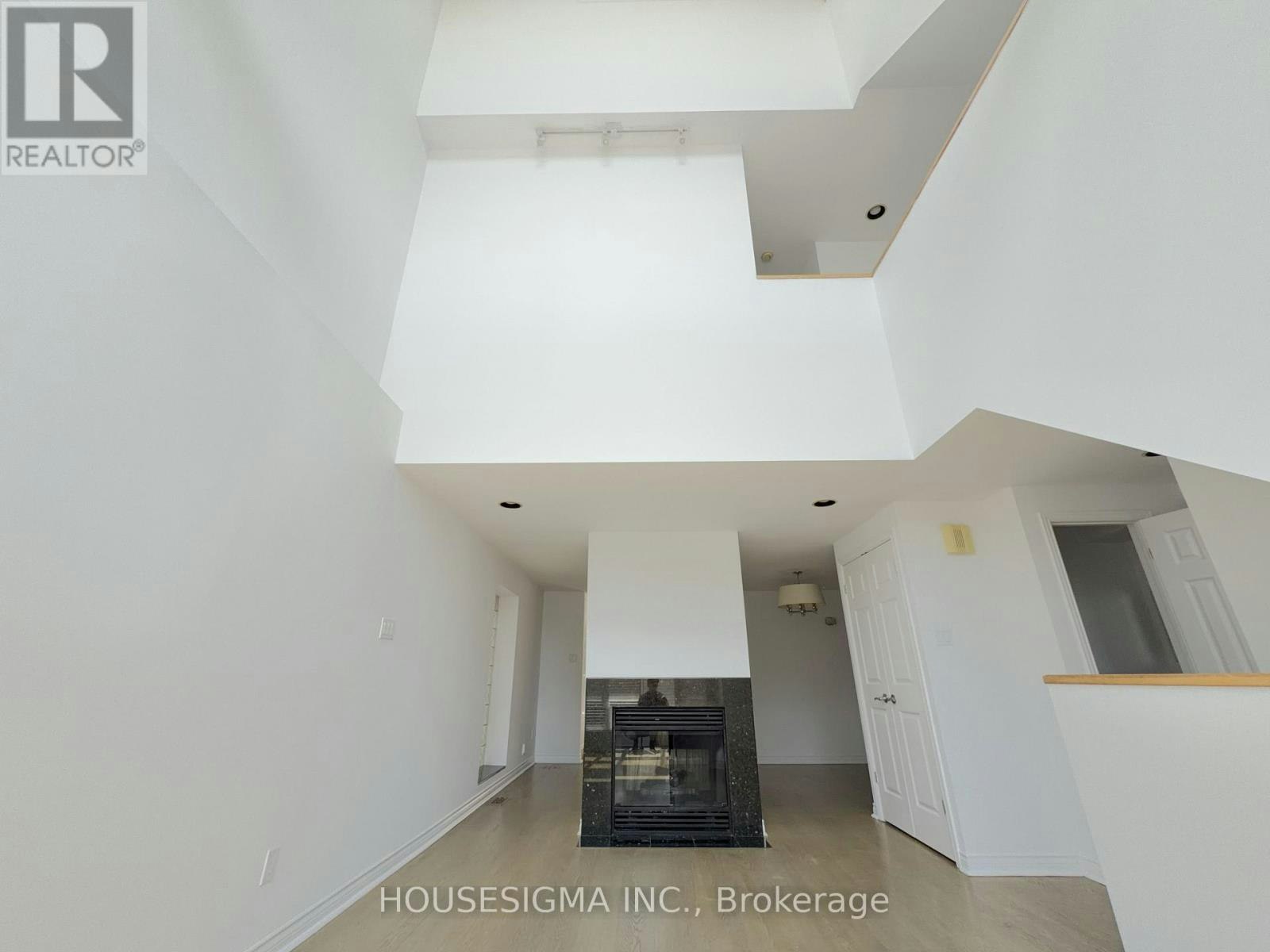 MAIN-116 Cranbrooke Avenue, Toronto, ON, M5M 1M7