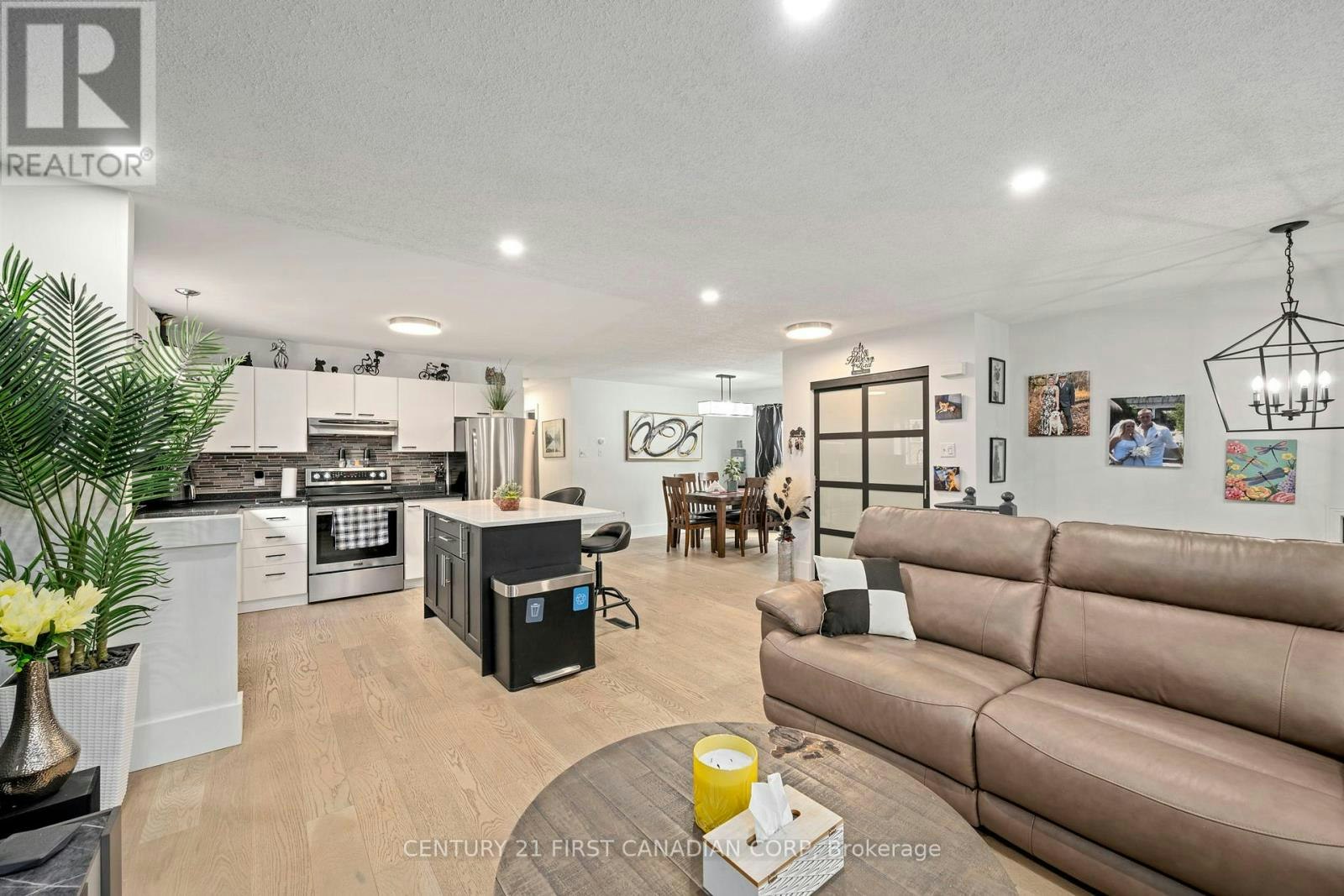 902 Railton Avenue, London, ON, N5V 4V9