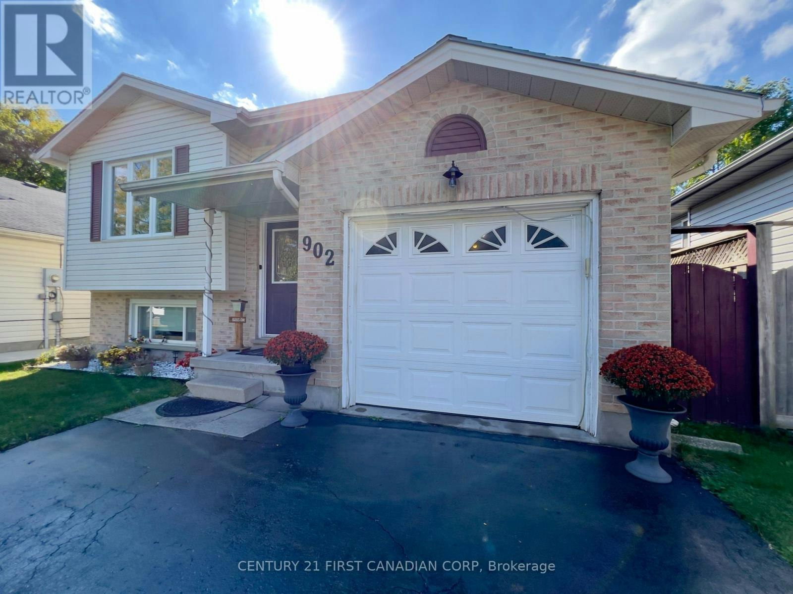 902 Railton Avenue, London, ON, N5V 4V9