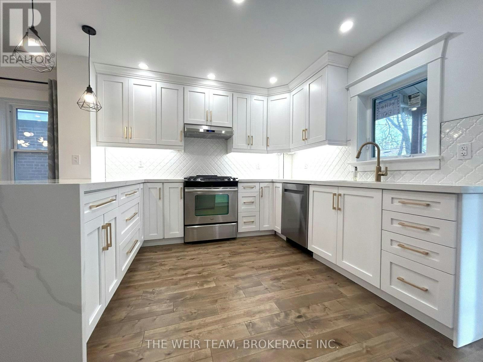 3 Costain Avenue, Toronto, ON, M4E 2G7 - 2