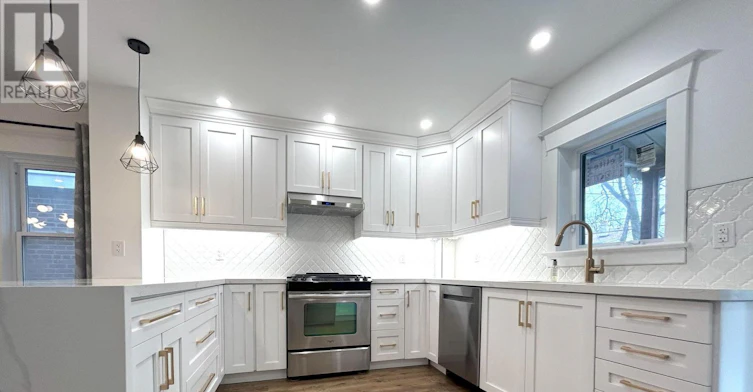 3 Costain Avenue, Toronto, ON, M4E 2G7 - 2