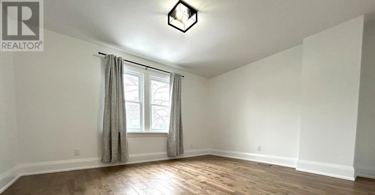 3 Costain Avenue, Toronto, ON, M4E 2G7 - 10