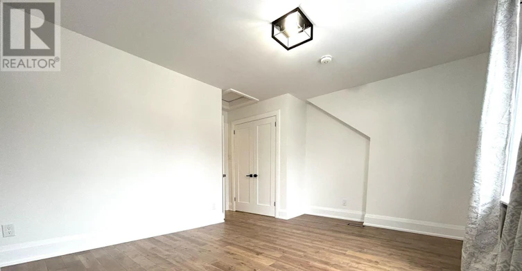 3 Costain Avenue, Toronto, ON, M4E 2G7 - 11