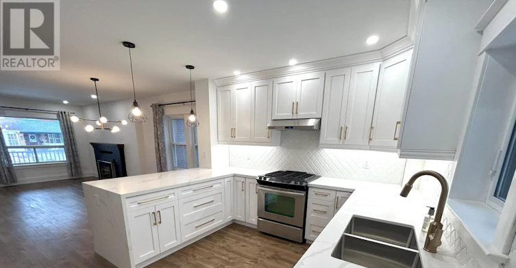 3 Costain Avenue, Toronto, ON, M4E 2G7 - 4