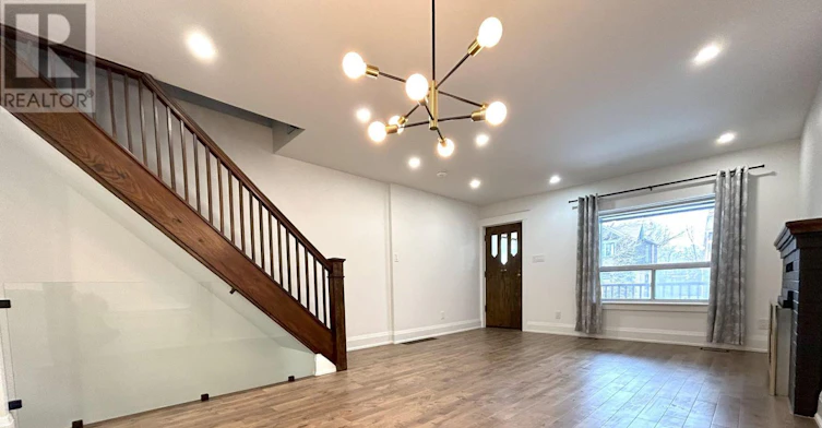 3 Costain Avenue, Toronto, ON, M4E 2G7 - 9