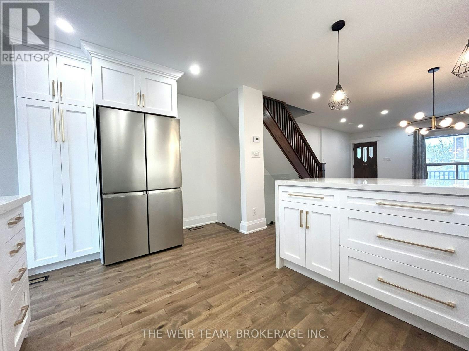 3 Costain Avenue, Toronto, ON, M4E 2G7 - 7