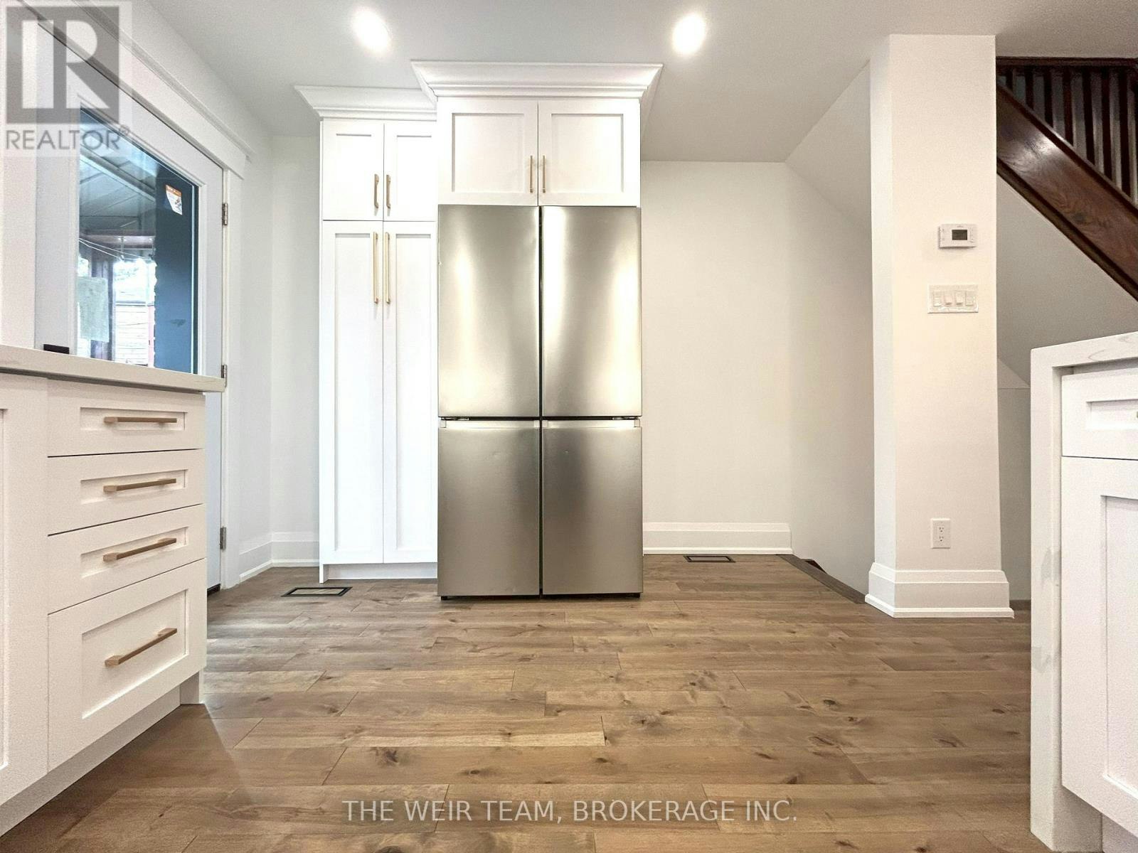 3 Costain Avenue, Toronto, ON, M4E 2G7 - 6