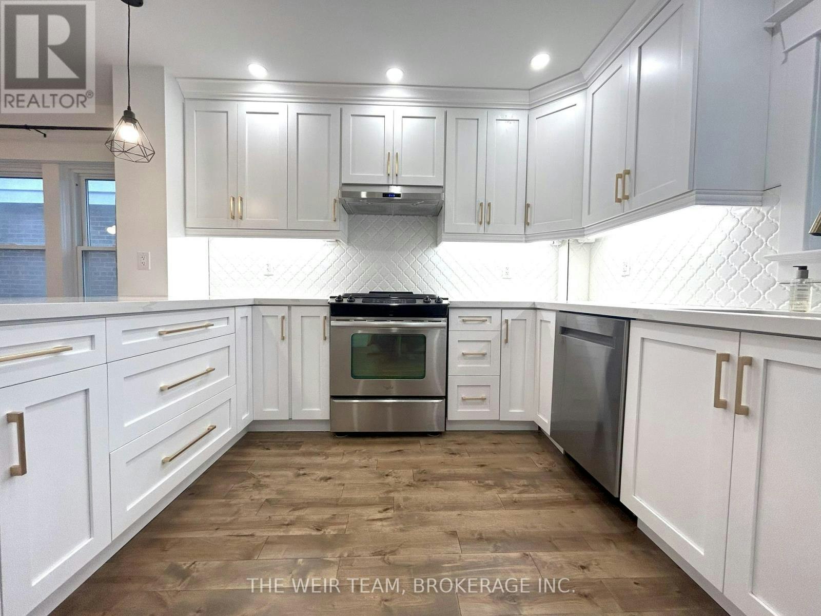 3 Costain Avenue, Toronto, ON, M4E 2G7