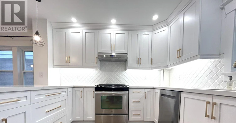 3 Costain Avenue, Toronto, ON, M4E 2G7