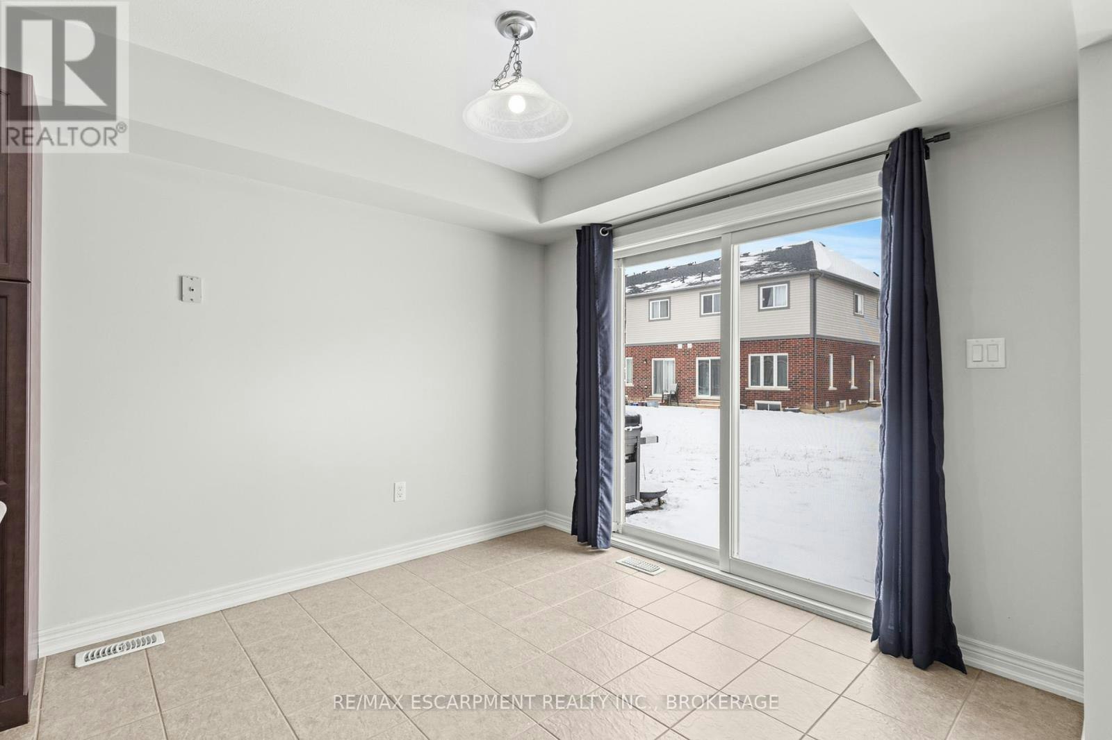 MAIN-141 Winterberry Boulevard, Thorold, ON, L2V 5G6 - 14