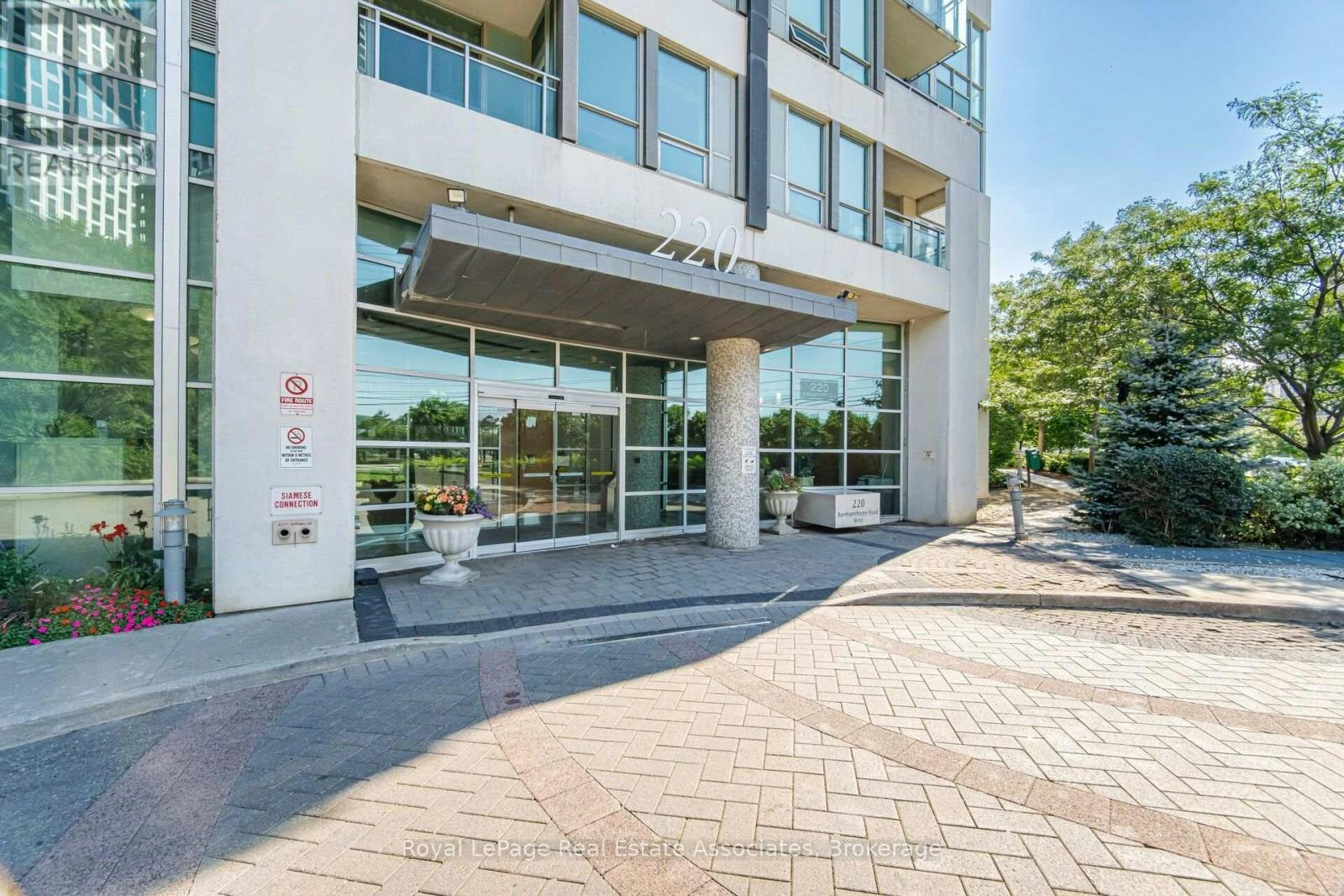 305-220 Burnhamthorpe Road W, Mississauga, ON, L5B 4N4