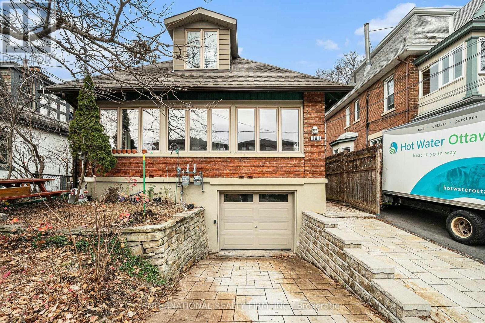 101 Cameron Avenue, Ottawa, ON, K1S 0W8 - 2