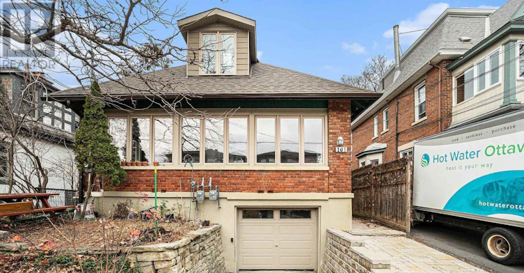 101 Cameron Avenue, Ottawa, ON, K1S 0W8 - 2