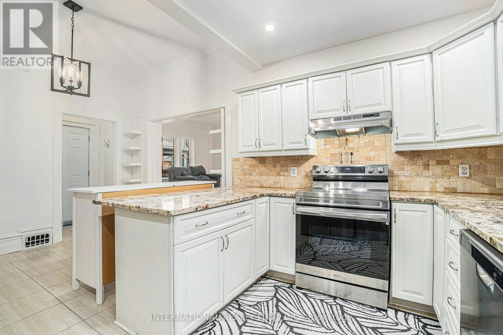 101 Cameron Avenue, Ottawa, ON, K1S 0W8 - 6