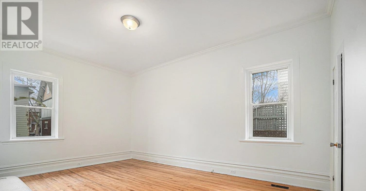 101 Cameron Avenue, Ottawa, ON, K1S 0W8 - 5