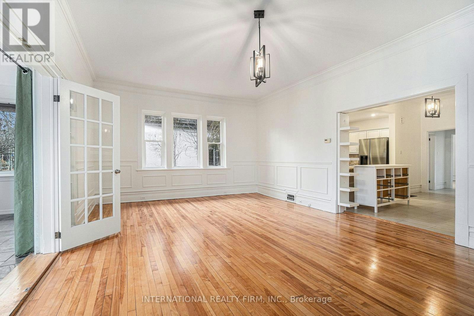 101 Cameron Avenue, Ottawa, ON, K1S 0W8 - 4
