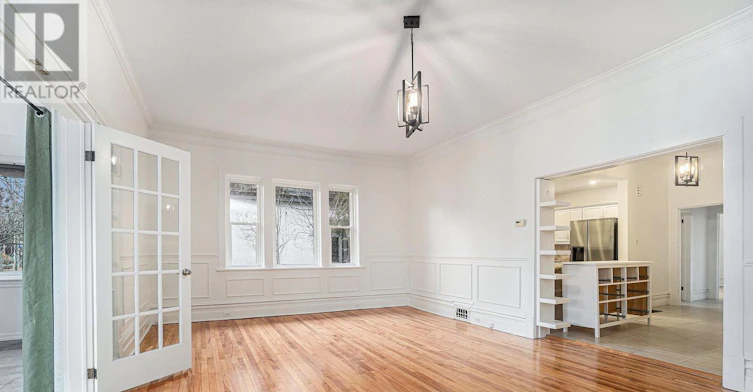 101 Cameron Avenue, Ottawa, ON, K1S 0W8 - 4