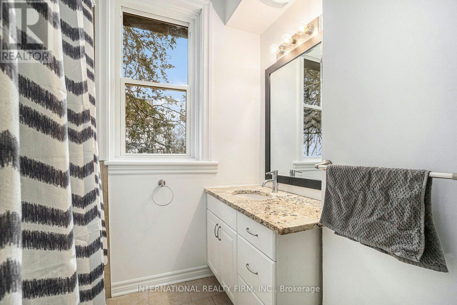101 Cameron Avenue, Ottawa, ON, K1S 0W8 - 11