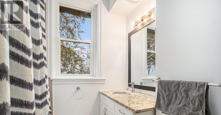 101 Cameron Avenue, Ottawa, ON, K1S 0W8 - 11