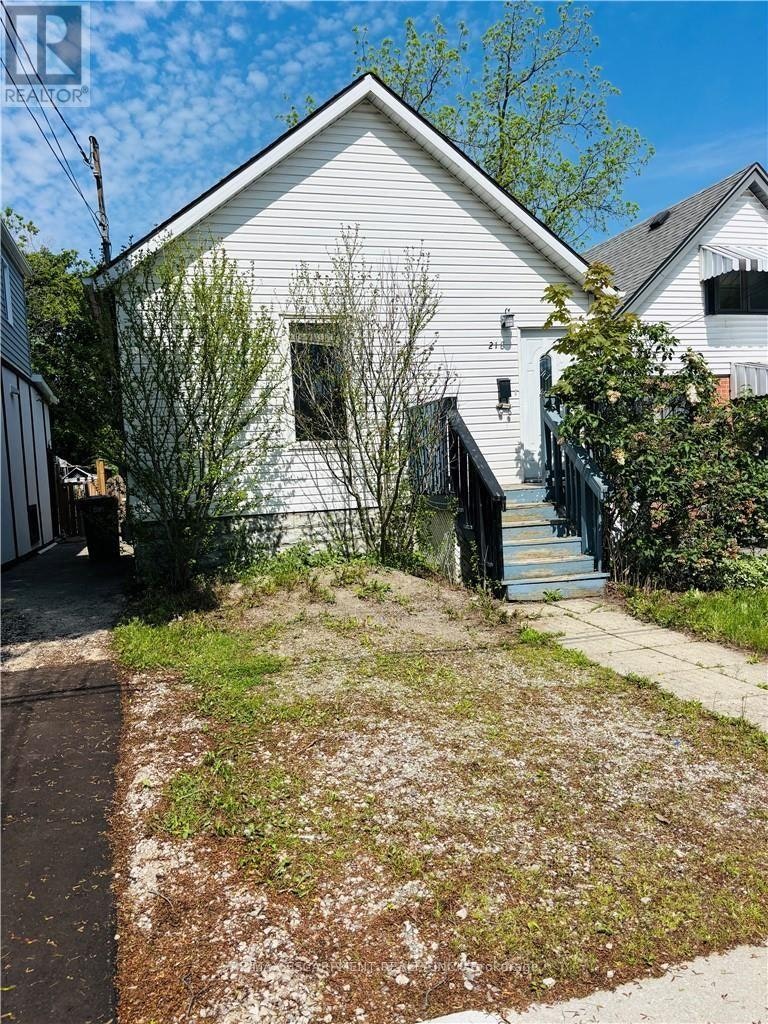 218 8th Street EAST, Hamilton, ON, L9A 3L8