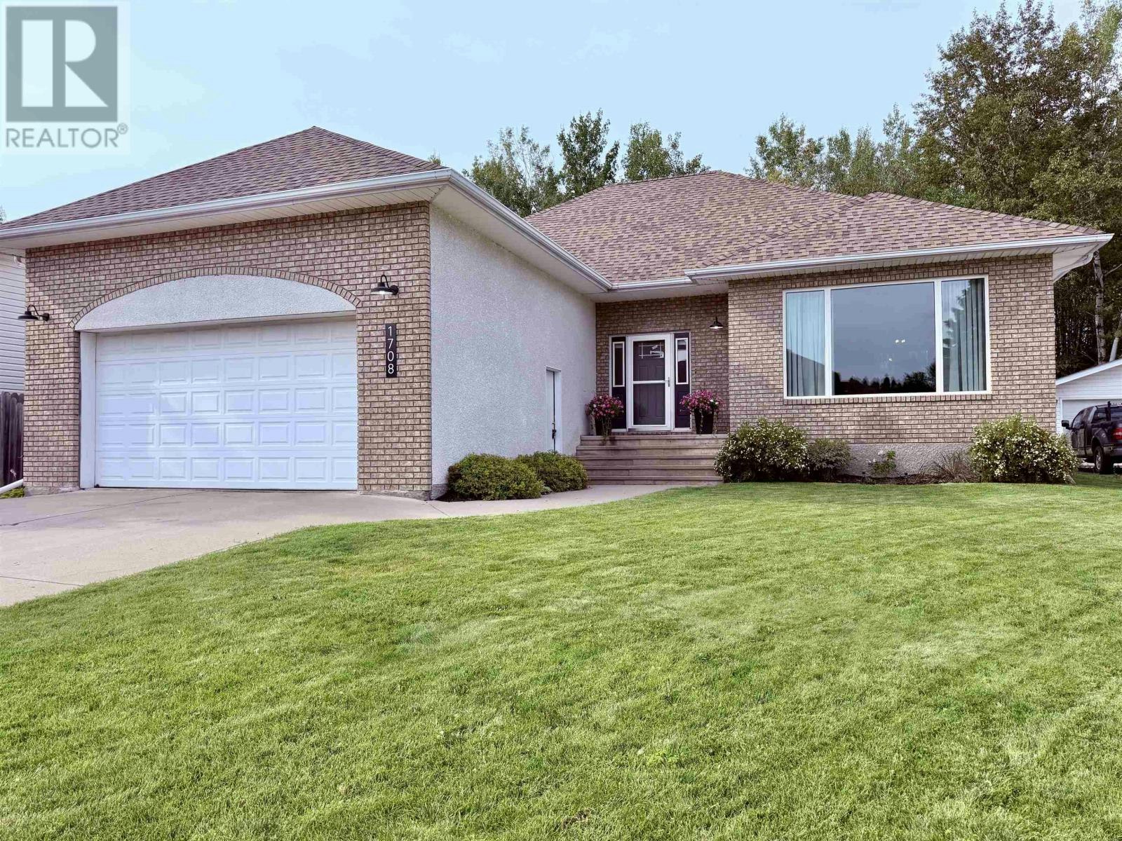 1708 Lyndy Place, Fort Frances, ON, P9A 3V4