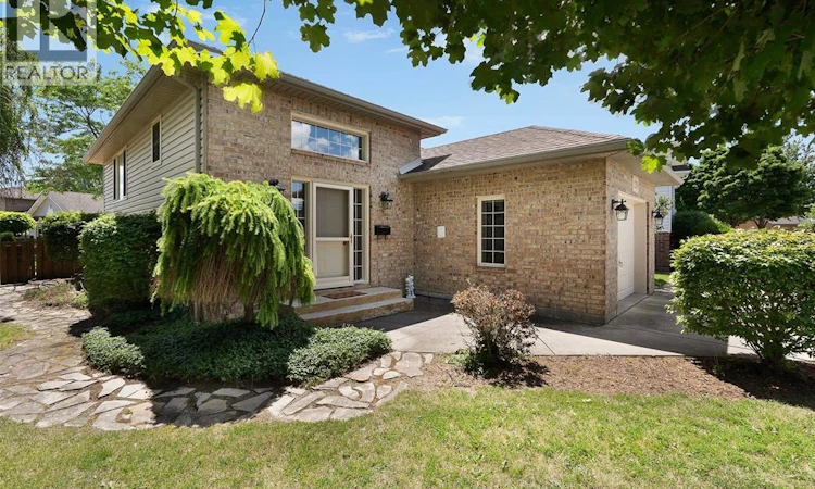 259 Crownridge Boulevard