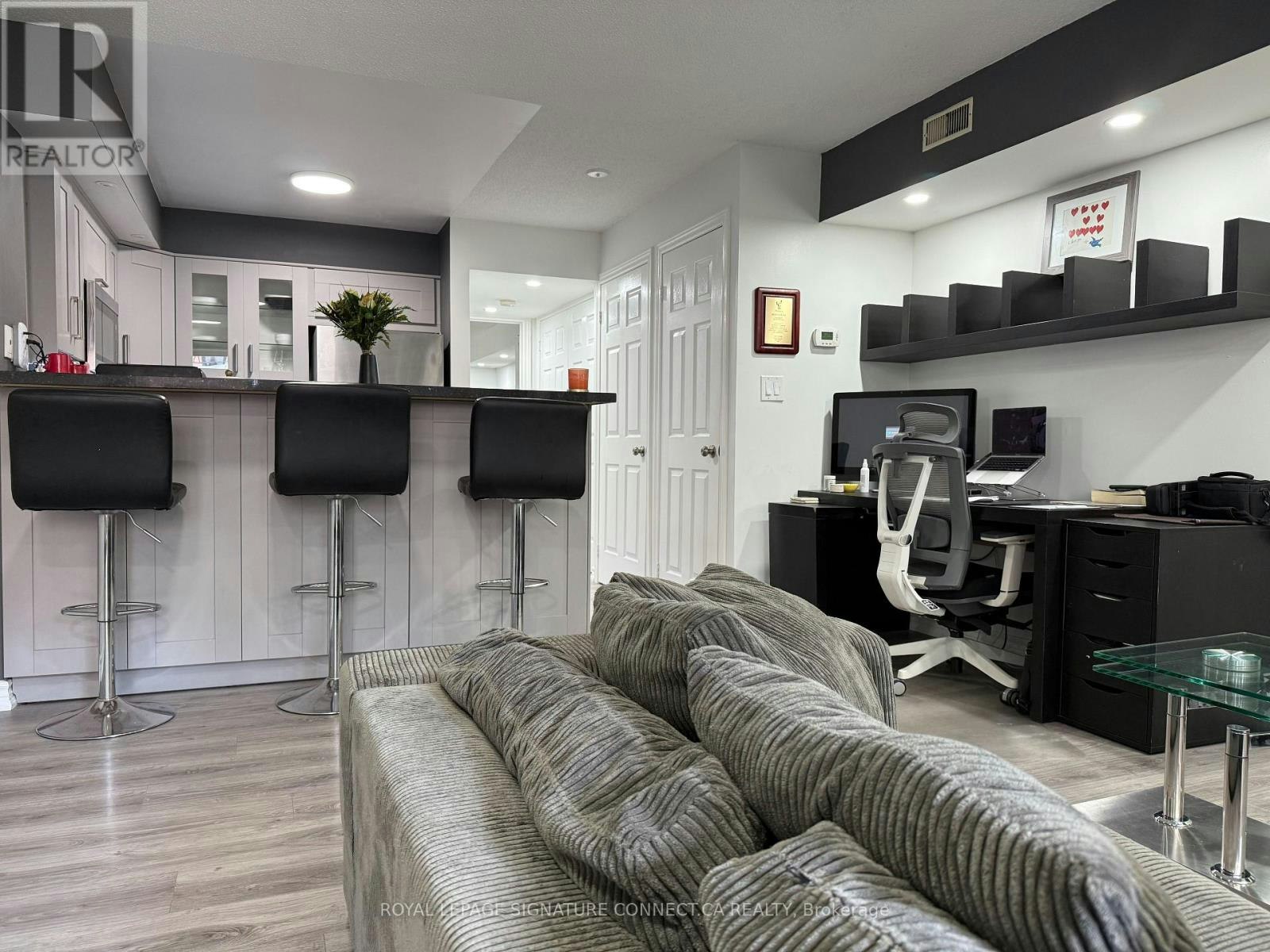 TH39-208 Niagara Street, Toronto, ON, M6J 3W5