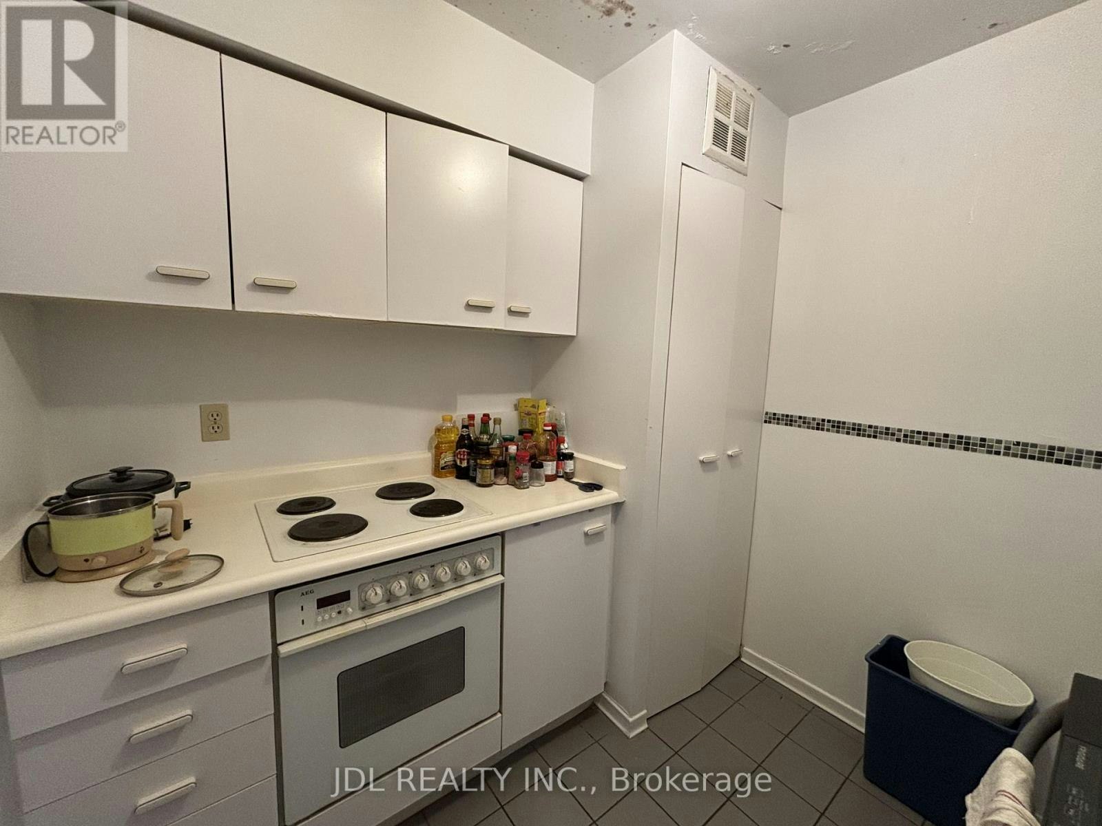 1409-1055 Bay Street, Toronto, ON, M5S 3A3 - 7