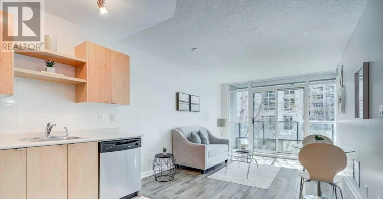 223-600 Fleet Street, Toronto, ON, M5V 1B7 - 4