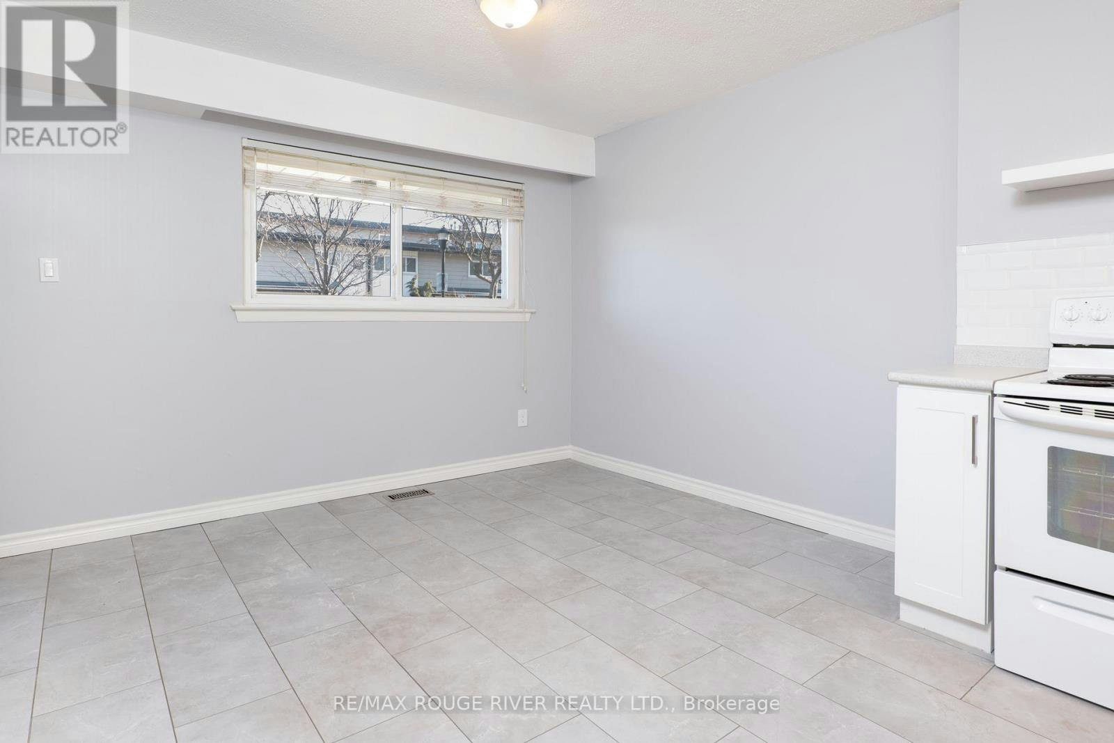 27-925 Bayly Street, Pickering, ON, L1W 1L4 - 5