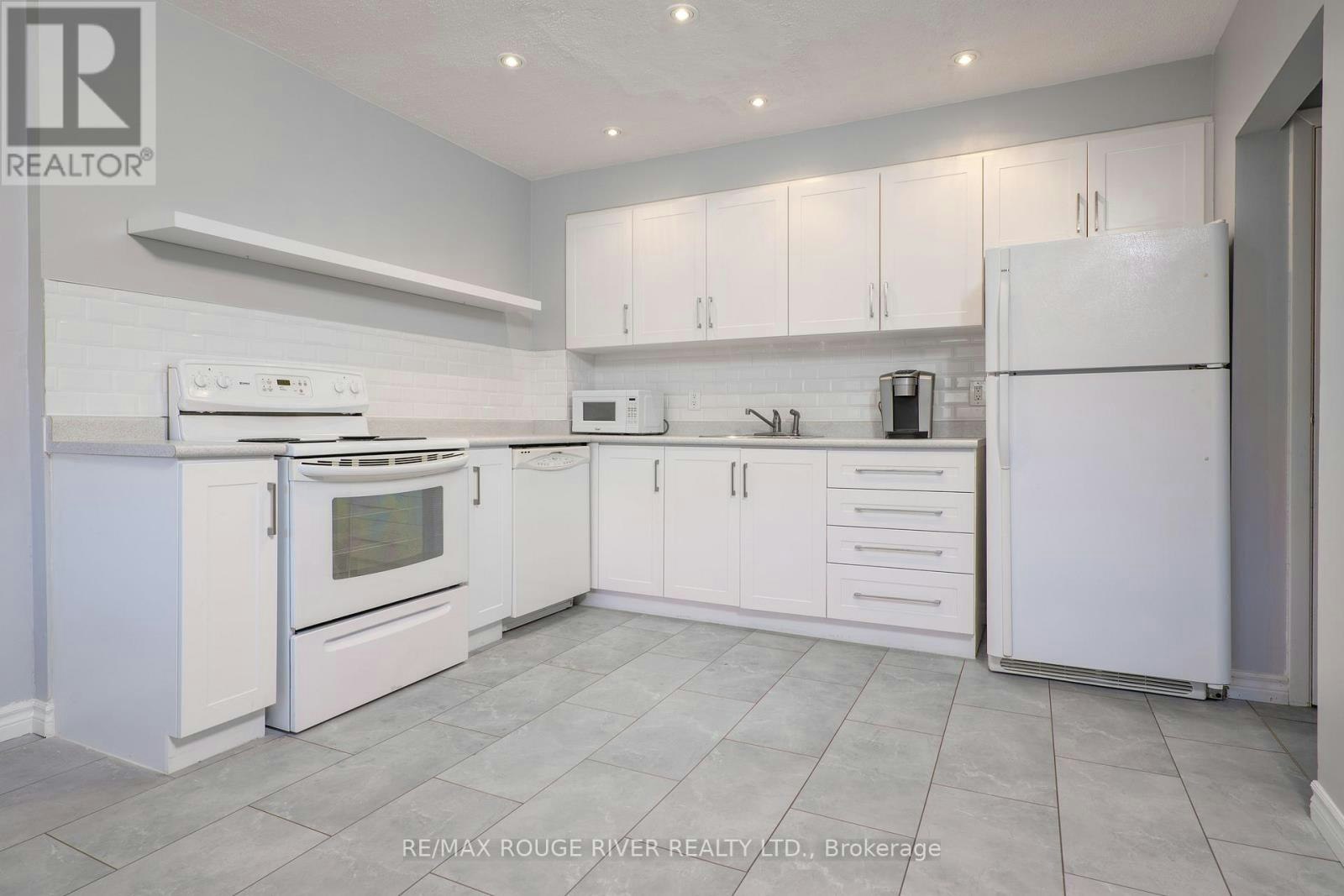 27-925 Bayly Street, Pickering, ON, L1W 1L4 - 3