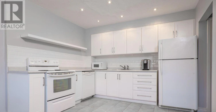 27-925 Bayly Street, Pickering, ON, L1W 1L4 - 3