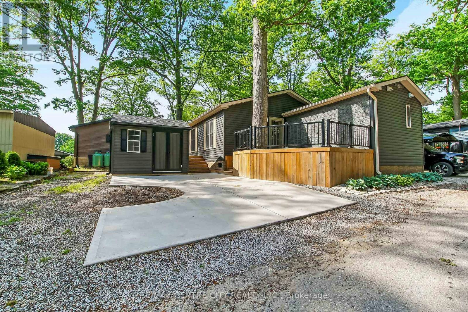 30-22790 Amiens Road, Komoka, ON, N0L 1R0