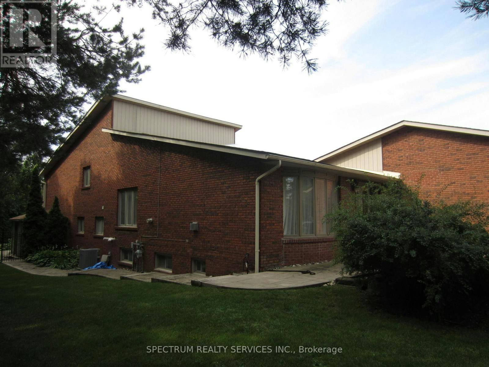 135 Hayhoe Avenue, Vaughan, ON, L4L 1S5 - 2