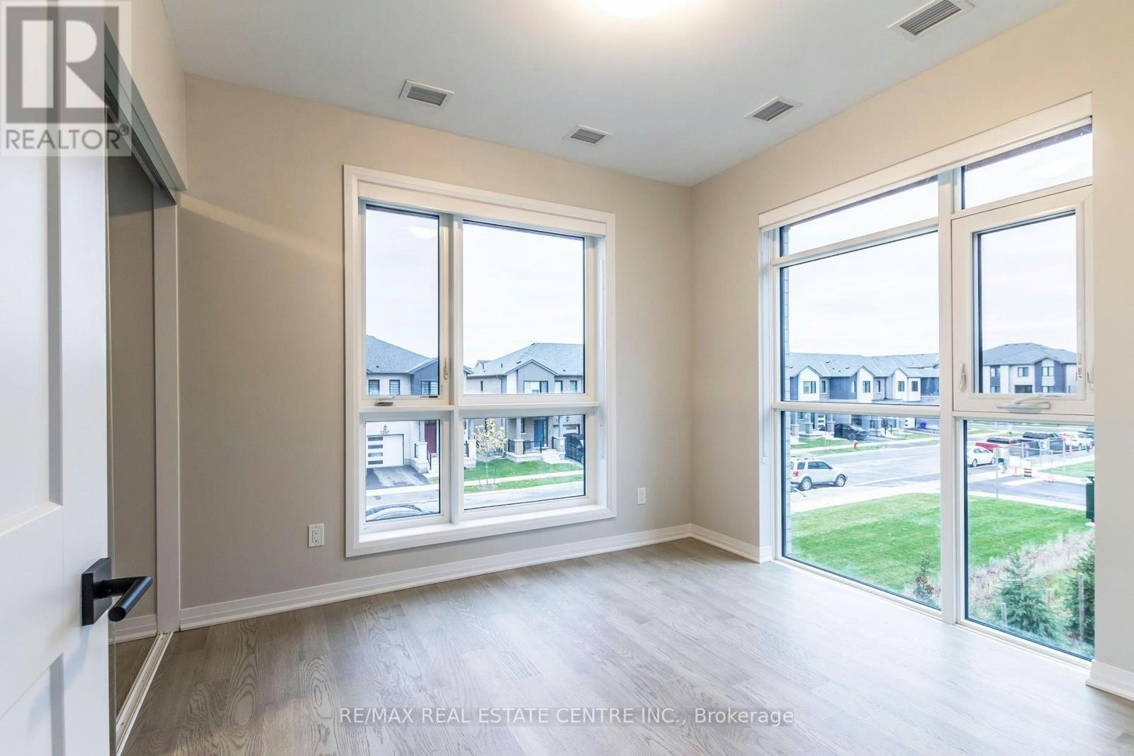207-460 Gordon Krantz Avenue, Milton, ON, L9E 1Z2 - 26