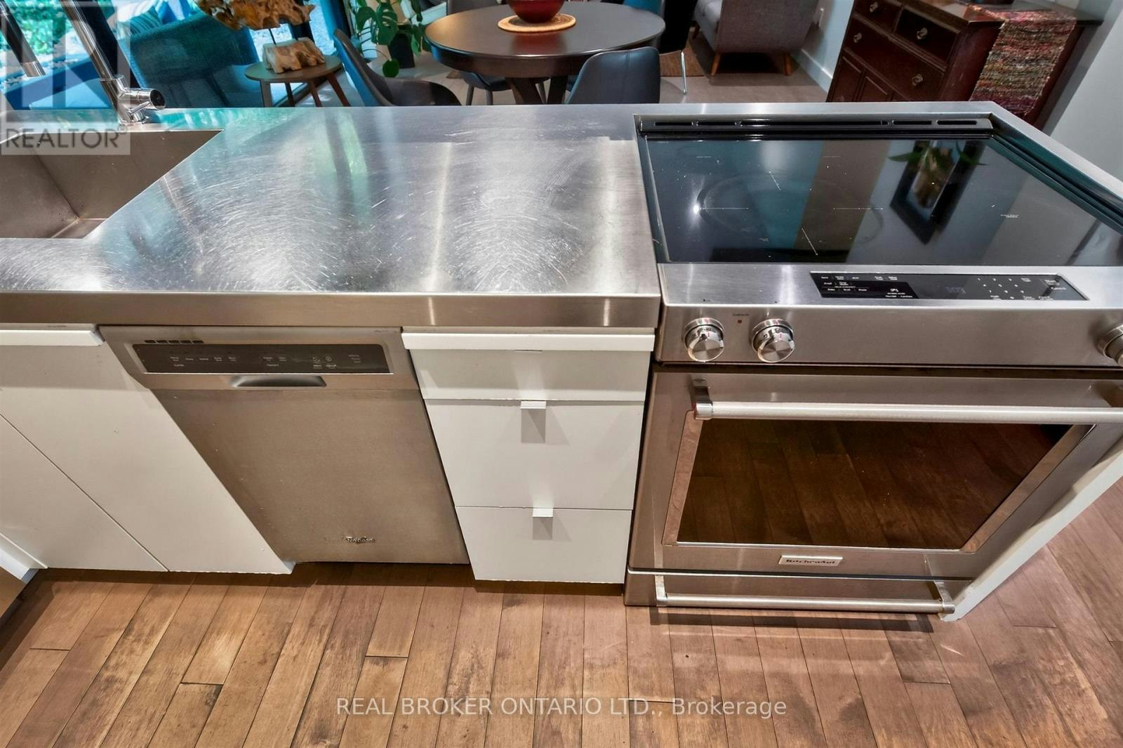 90A Kingsway Way SOUTH, Toronto, ON, M6S 3T3 - 6