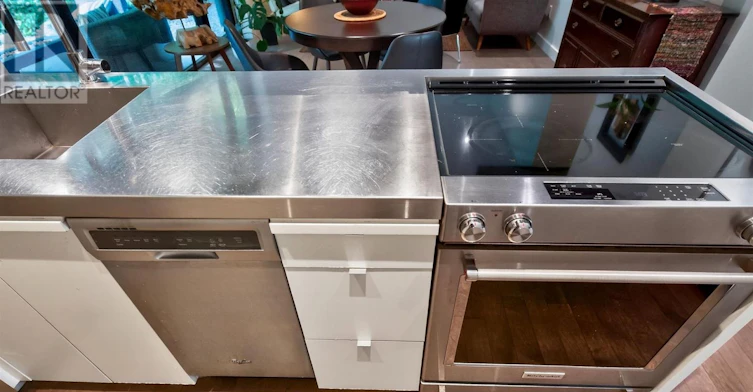 90A Kingsway Way SOUTH, Toronto, ON, M6S 3T3 - 6