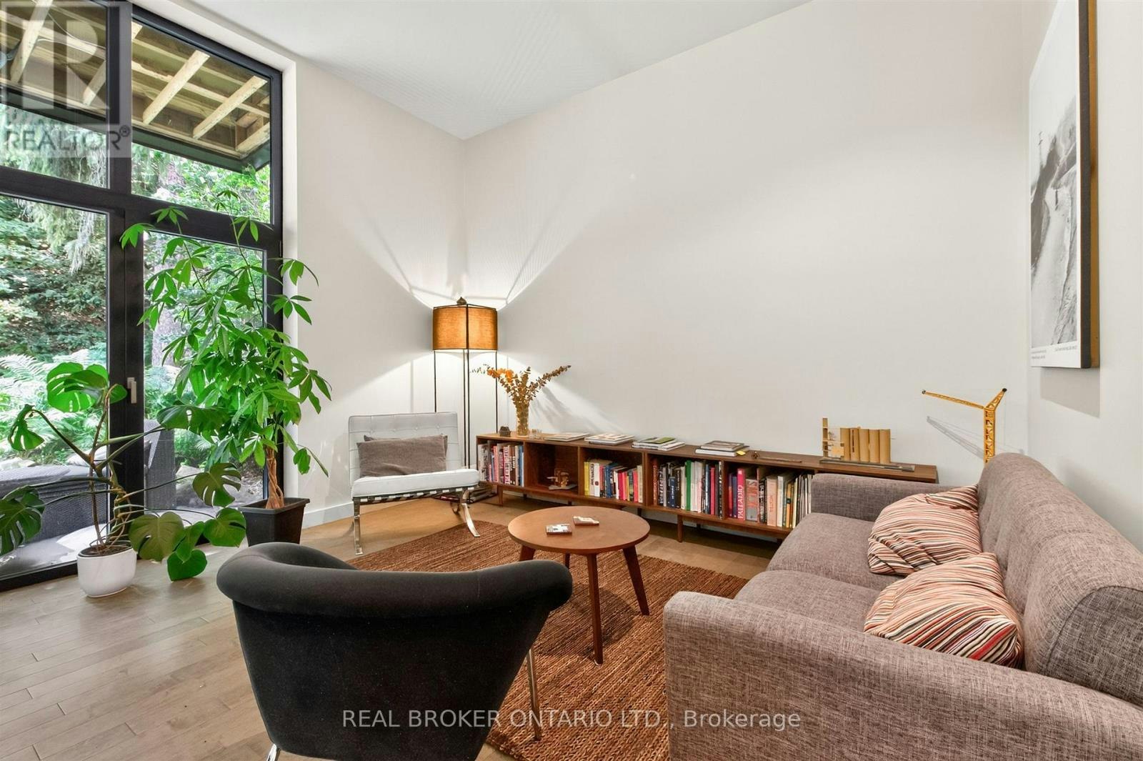 90A Kingsway Way SOUTH, Toronto, ON, M6S 3T3 - 16