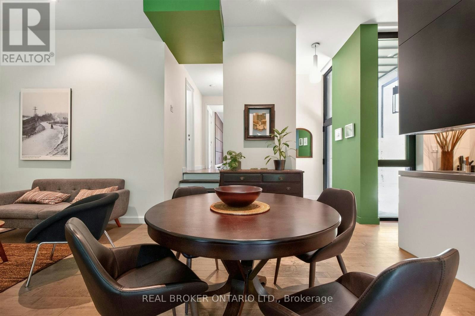90A Kingsway Way SOUTH, Toronto, ON, M6S 3T3 - 9