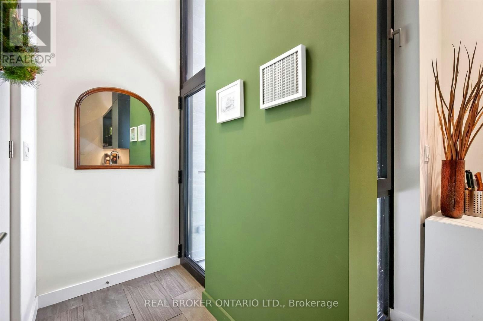 90A Kingsway Way SOUTH, Toronto, ON, M6S 3T3 - 3