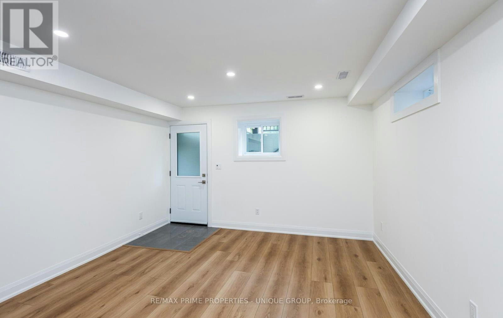 3-45 Astoria Avenue, Toronto, ON, M6N 2V6 - 8