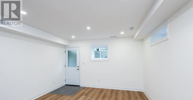 3-45 Astoria Avenue, Toronto, ON, M6N 2V6 - 8