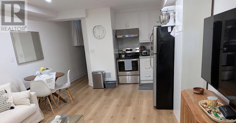3-45 Astoria Avenue, Toronto, ON, M6N 2V6 - 3