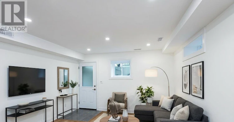 3-45 Astoria Avenue, Toronto, ON, M6N 2V6 - 16