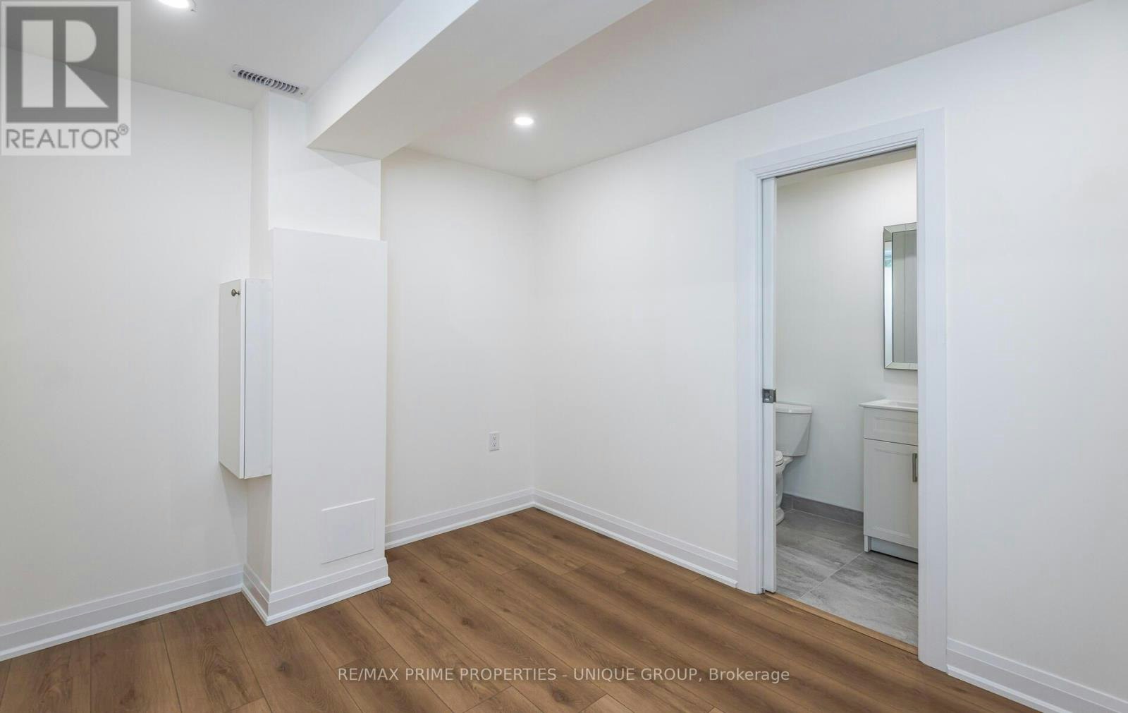 3-45 Astoria Avenue, Toronto, ON, M6N 2V6 - 9